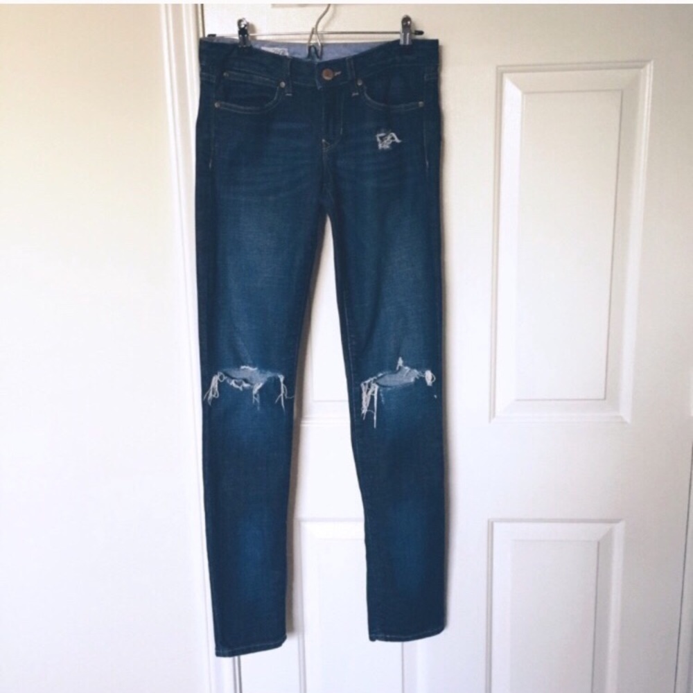 Gap 1969 Distressed Skinny Jeans Size 26